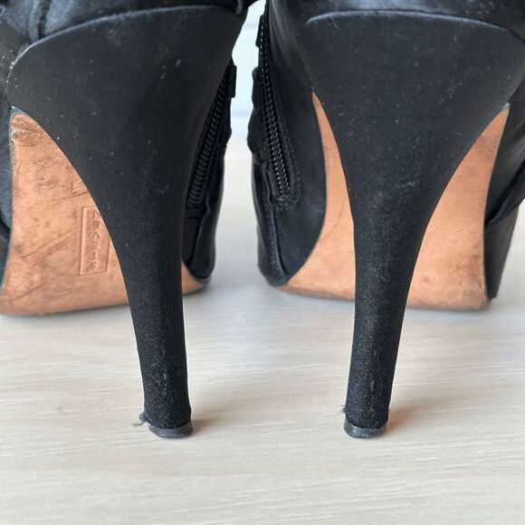 Steven By Steve Madden Black Ntrigue Satin Booties Size 7 - Picture 4 of 7